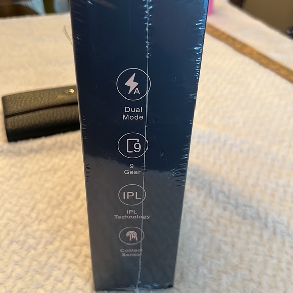 NEW HandHeld IPL Device Pro Hair Removal Device Fz-608 New in Box - Picture 2 of 3